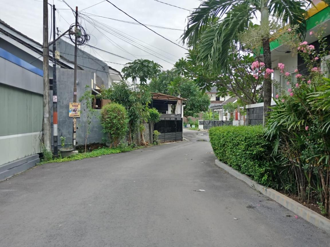 Amaya Guest House Syariah Alastuwo 外观 照片